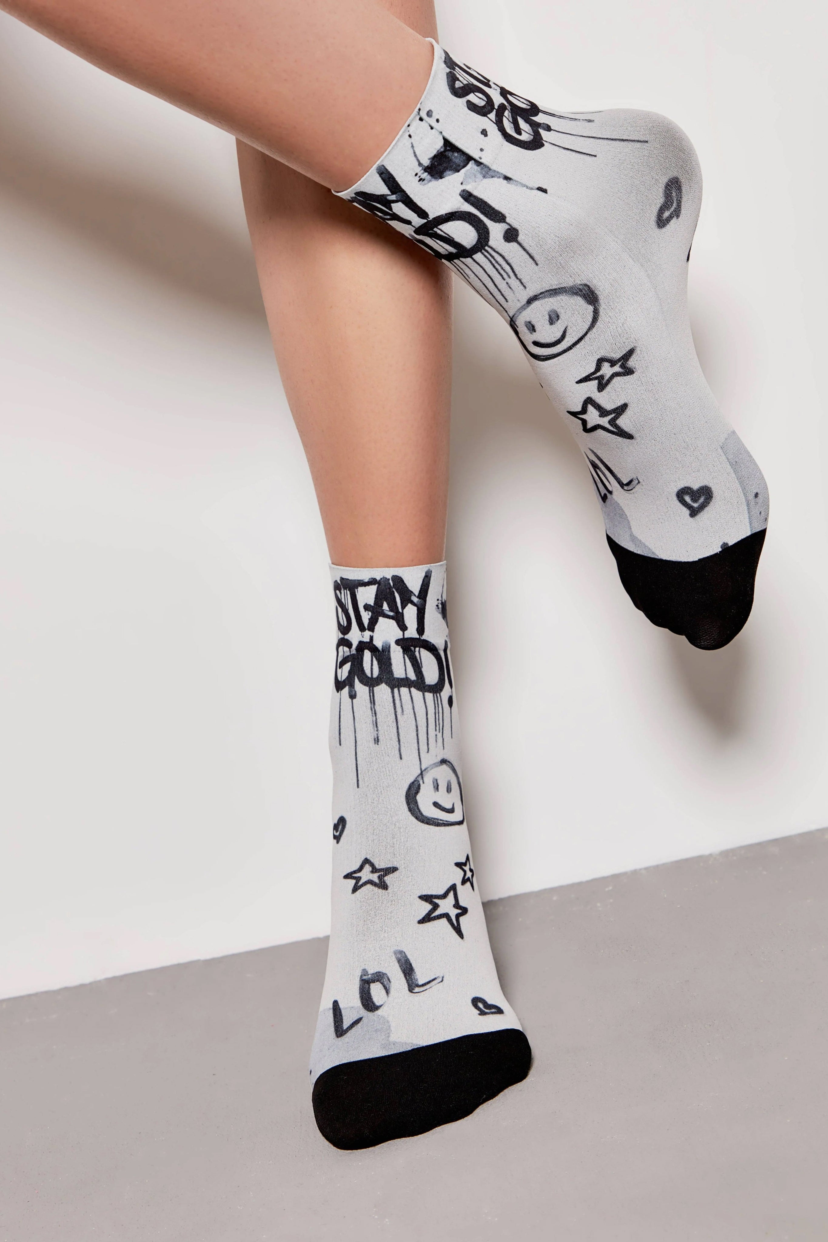 Socks Conte Fantasy 906 - "Stay" Pattern